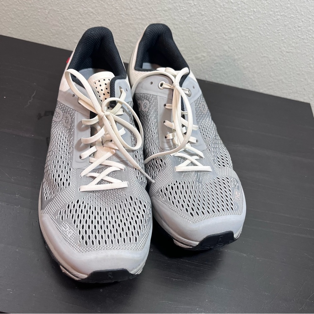 ON Running Cloudsurfer Men's US 7 Gray White Running Shoes Sneakers CloudTec - Picture 7 of 13